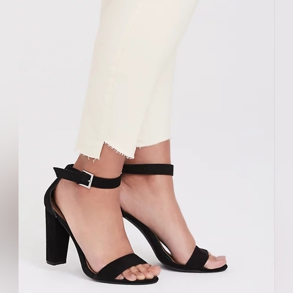 Torrid JEGGING SKINNY VINTAGE STRETCH HIGH-RISE JEAN FRENCH VANILLA size 24 - Picture 2 of 10